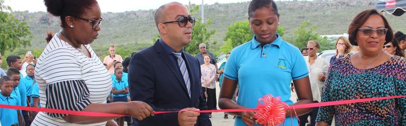 Feestelijke opening Kolegio San Luis Bertran en Hardin Tia Sus crèche