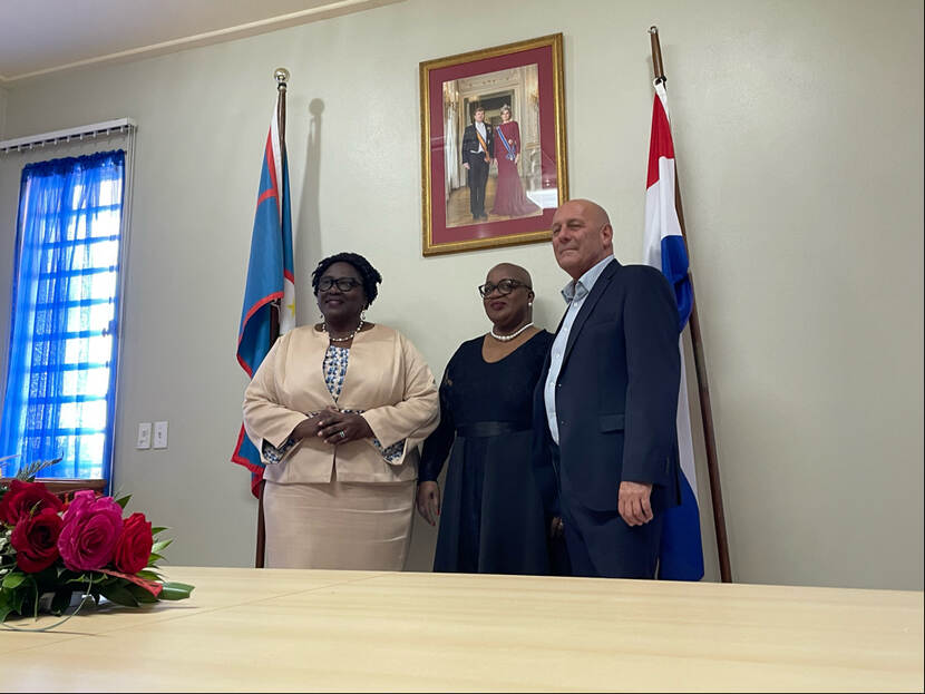 Beediging Sharon Hassell waarnemend gezaghebber Statia